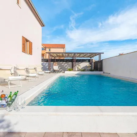 Beautiful In With Wifi Holiday home